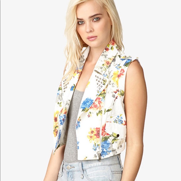 Forever 21 flower vest 🌸